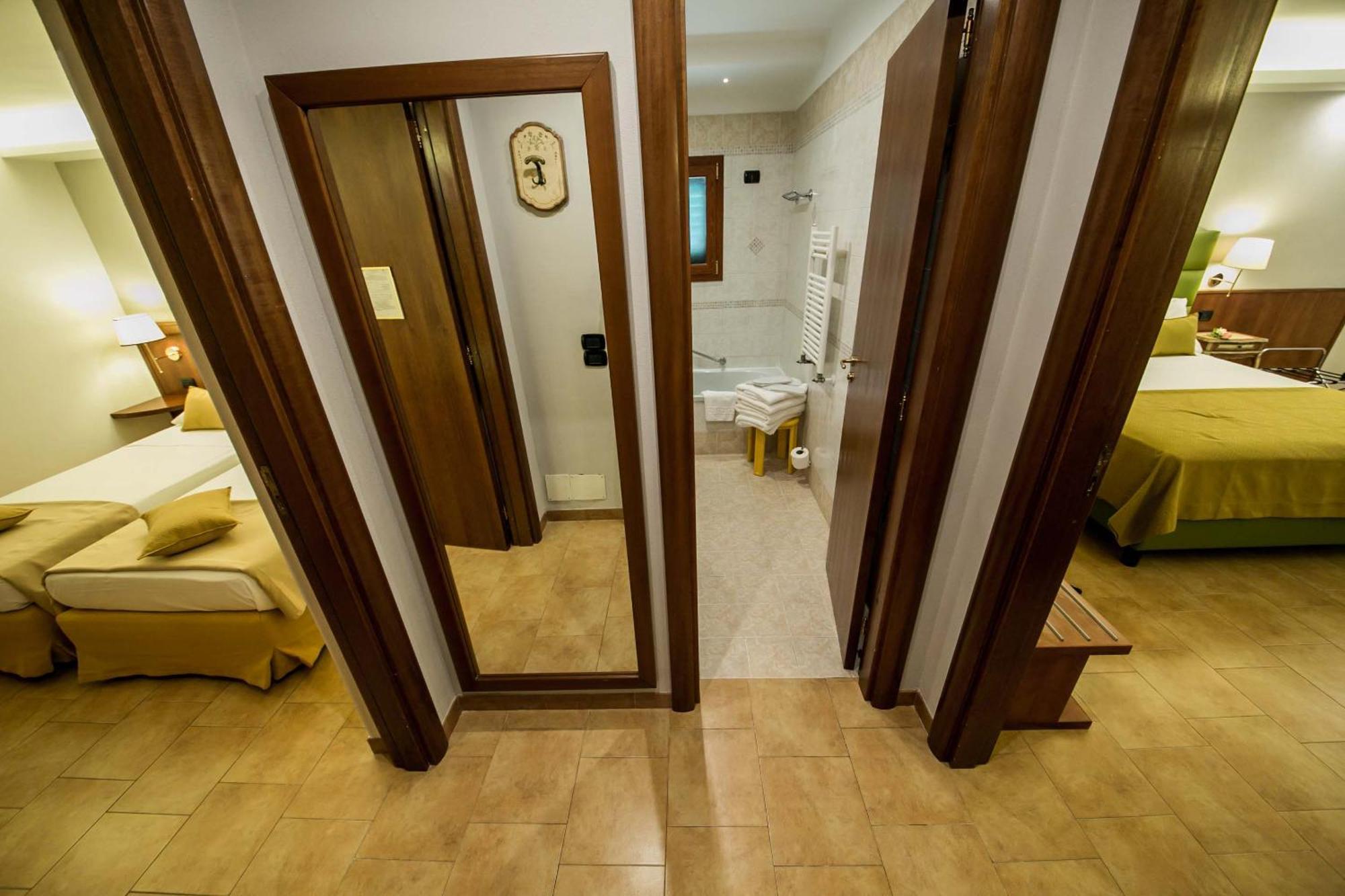 Montespina Park Hotel Napoli Oda fotoğraf